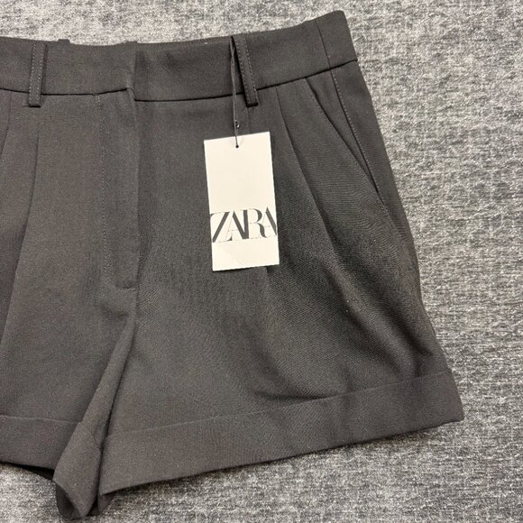 Zara Women's Black Pleated Dress Shorts - Size Medium - NWT - Picture 3 of 11